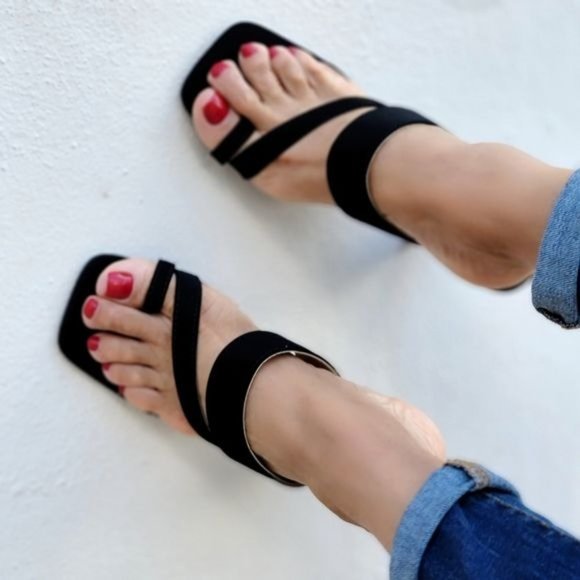 Women's Black Square Toe Ring Strappy Heel Sandals - Picture 5 of 5